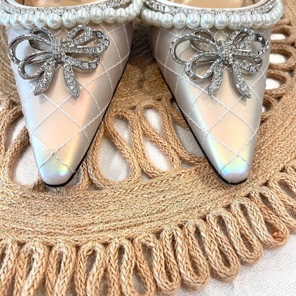 Mach & Mach Bow of Elizabeth Iridescent Faux Pearl Sandals Size 38 - Picture 12 of 13